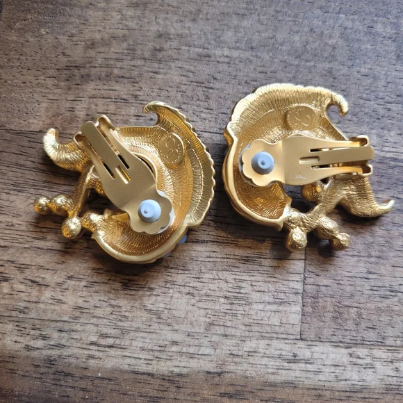 Vintage Elizabeth Taylor Avon "Sea Shimmer" Koi Fish brooch and clip on earrings - Picture 6 of 6
